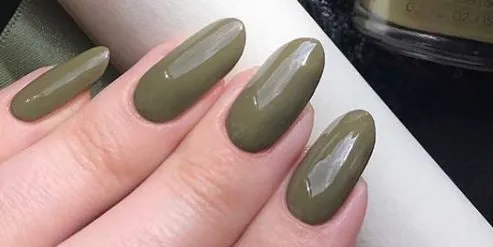 Cap & Gown * CND Vinylux