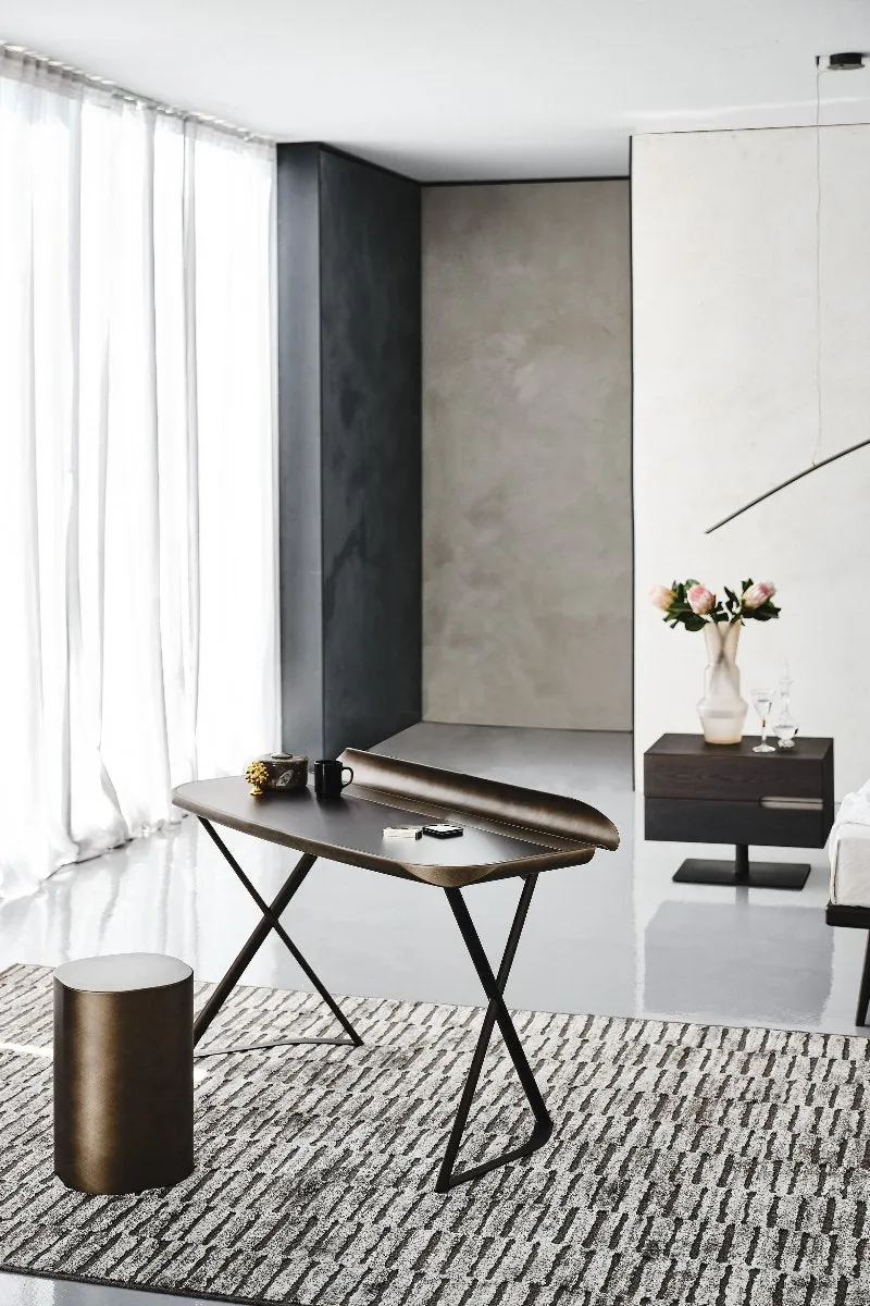 COCOON Leather Desk