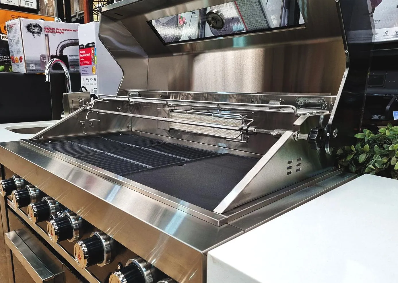 Everdure Neo Black Outdoor Kitchen with Fridge, Sink & Storage Modules, and Corner Cupboard (Option 3)